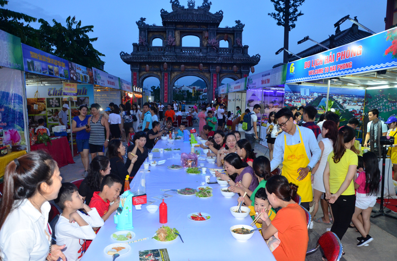 Trên 30.000 lượt khách tham quan Liên hoan Ẩm thực toàn quốc - Quảng Ninh 2018