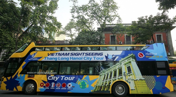 Tham quan các di tích của Hà Nội bằng xe bus 2 tầng